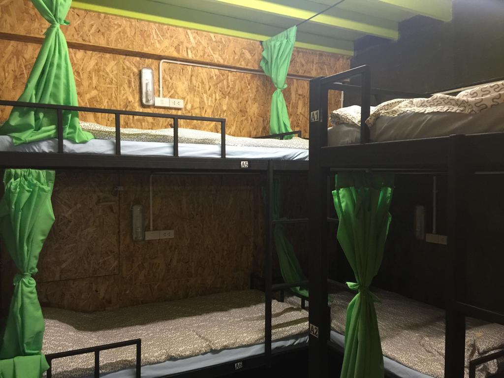 Hometown Hostel Samut Songkhram Room photo