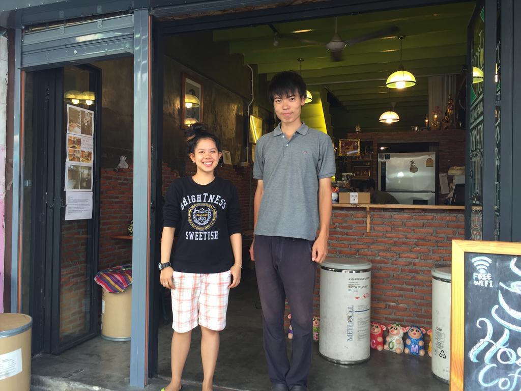 Hometown Hostel Samut Songkhram Exterior photo