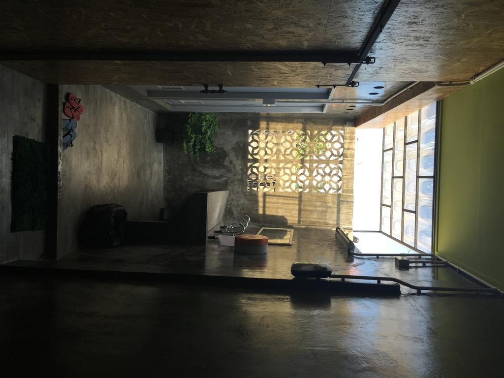 Hometown Hostel Samut Songkhram Exterior photo